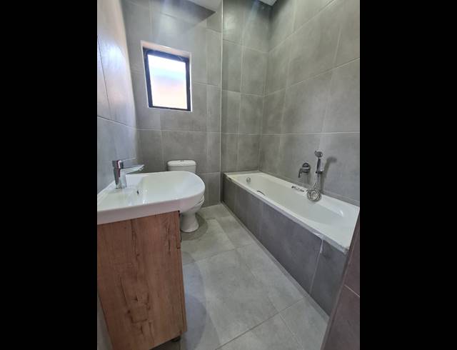 3 BEDROOM HOUSE FOR SALE IN PALM LAKES ESTATE